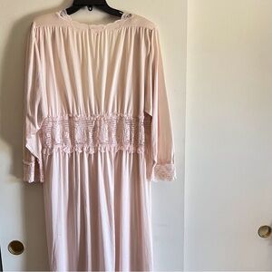 Vintage Wacoal Elegant Lace Trim Nightgown - Pink  Size Medium